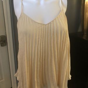 Banana Republic Medium pleated camisole cream loose fit
